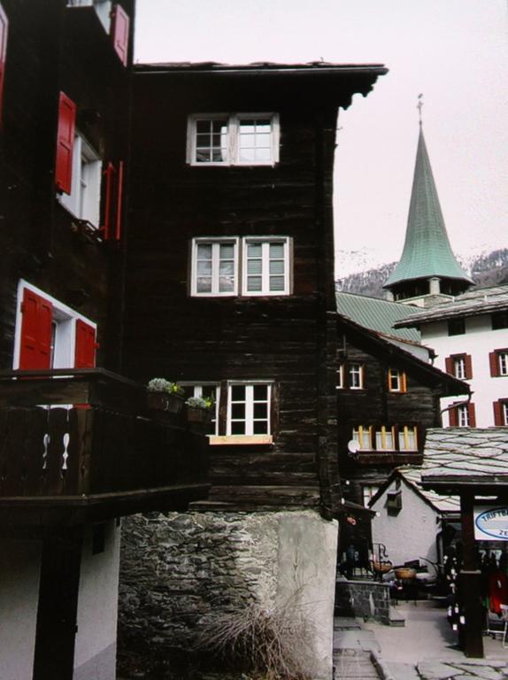 Beim Kirchplatz Apartamento Zermatt Exterior foto